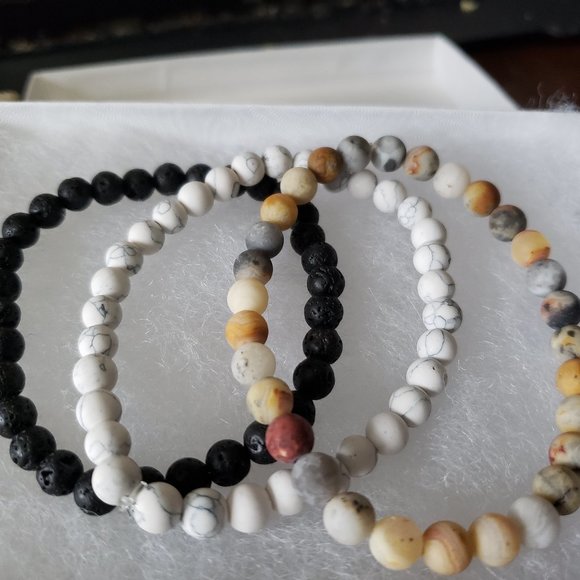 2/35$ NWOT Set of 3 matching bracelet lava beads and natural stones - Picture 3 of 5